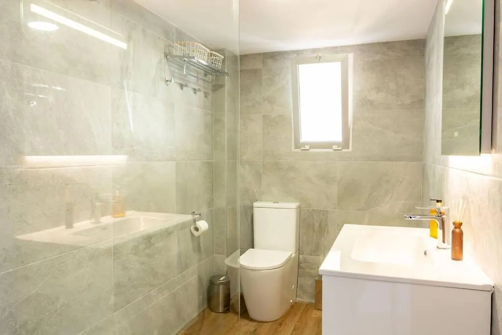 Piso Precioso Primera Linea Mar - 2 Br Apartment Fuengirola