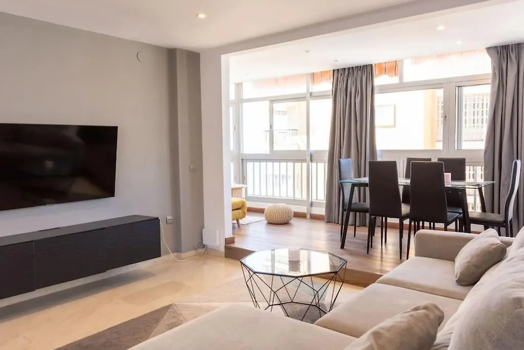 Piso Precioso Primera Linea Mar - 2 Br Apartment Fuengirola